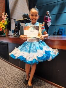 Mía Valentina Valencia pone el arpa de Tame&hellip;